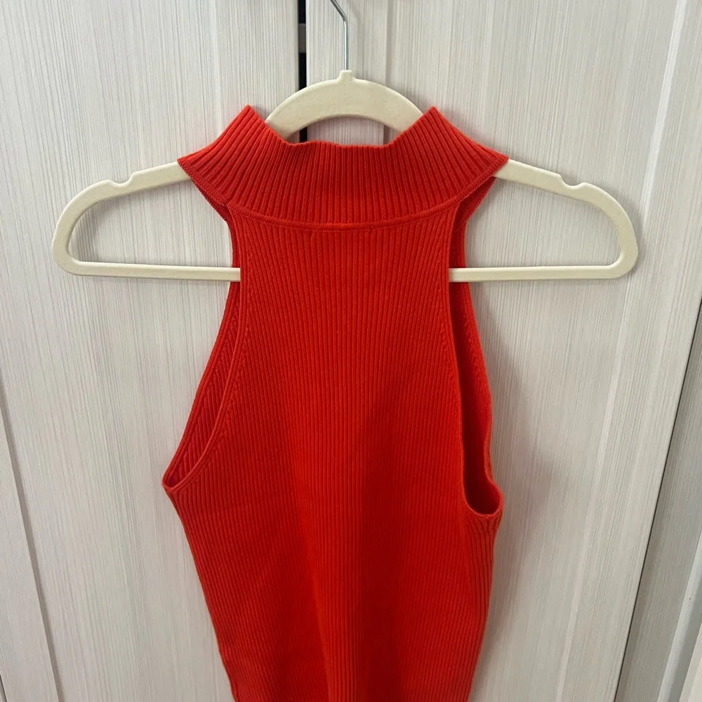 Line & Dot Red Ribbed Tank Top - Picture 2 of 3